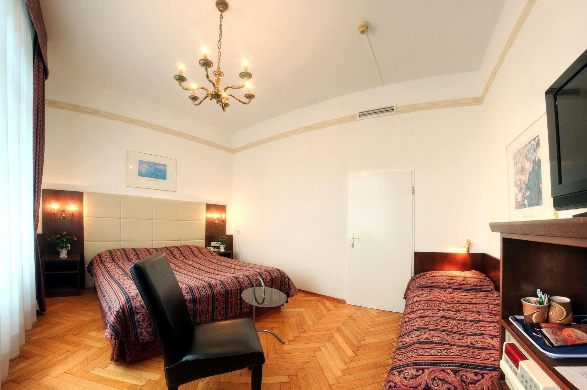 Hotel Carlton Opera Wiedeń Zewnętrze zdjęcie
